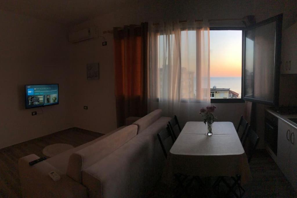 Sea View Deluxe Apartment Durrës Kültér fotó